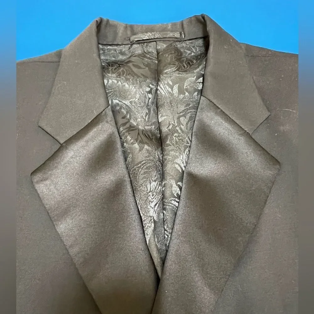 - Men’s Tuxedo. 100% Handmade. Stunning Quality. Size 44L